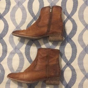 Ray Seam Short Boots